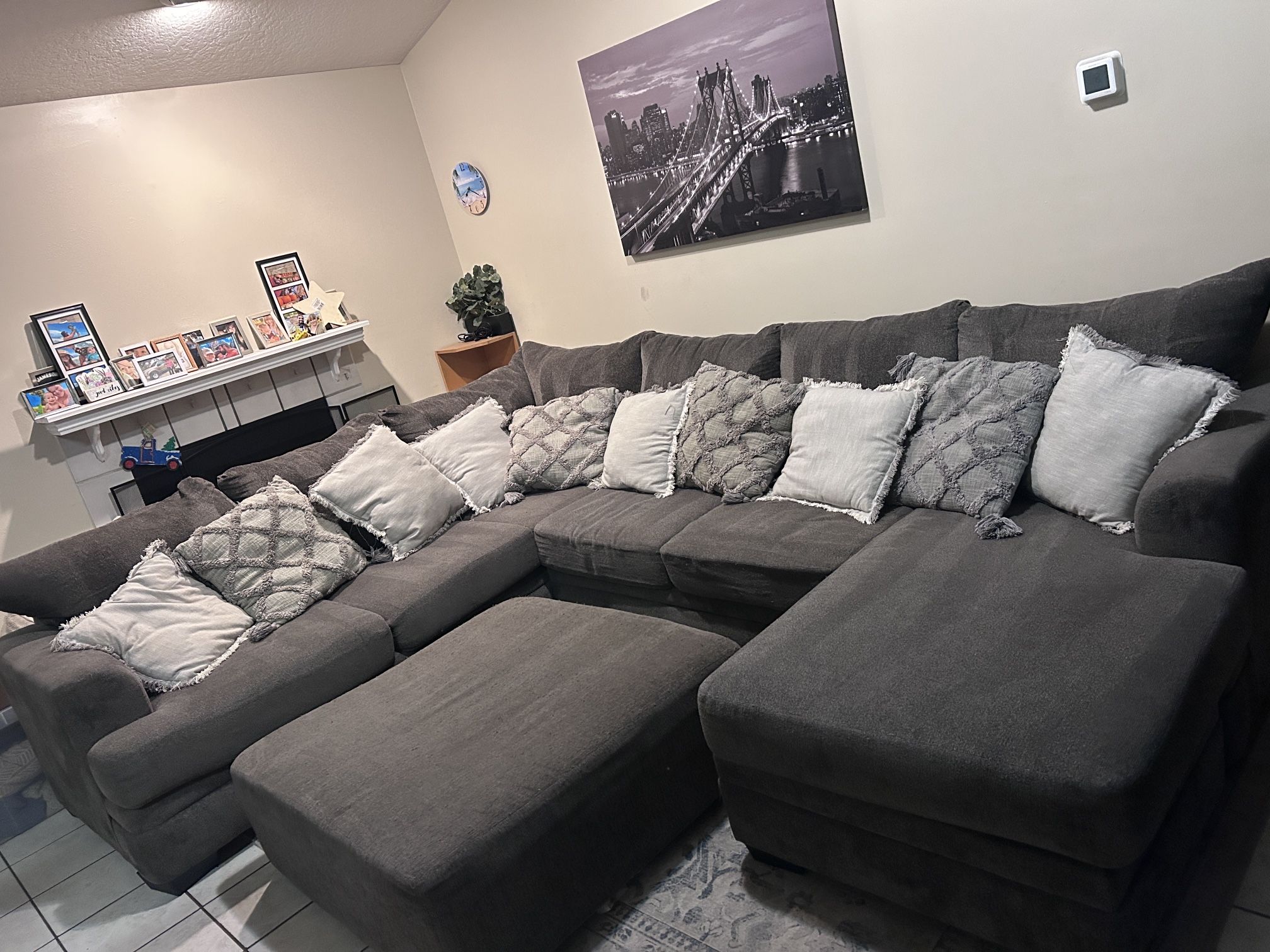 Free Delivery Ashley Furniture Sectional Couch With Ottoman
