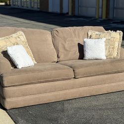 La-Z-Boy 2-Seater Sofa - Free Curbside Delivery