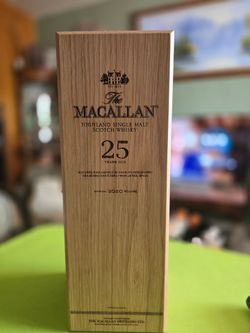 Macallan 25 year oak box