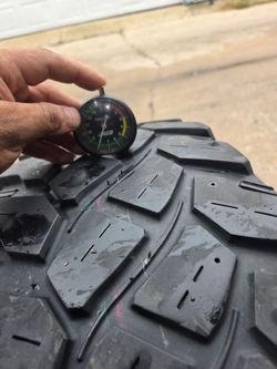 4 tires LT 255/75/17 Firestone Destination mt 2 (
Please read)