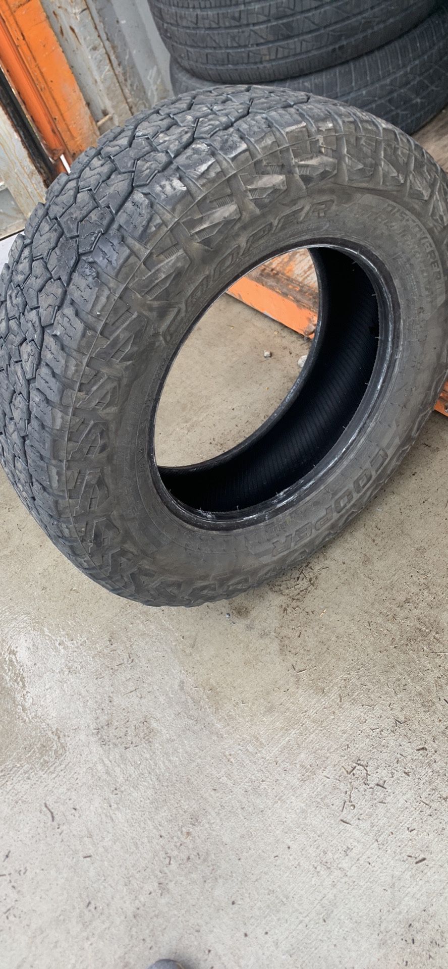 LT 265/70R18 (1tire)