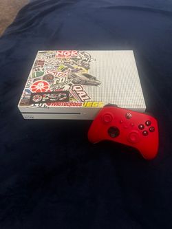 XBOX ONE S 700GB