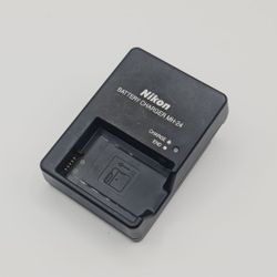 NIKON MH-24 CHARGER