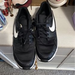 White And Black Nike Shoes 