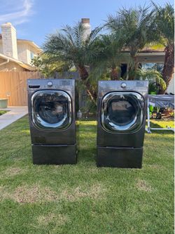 Lg washer dryer combo with  pedestal