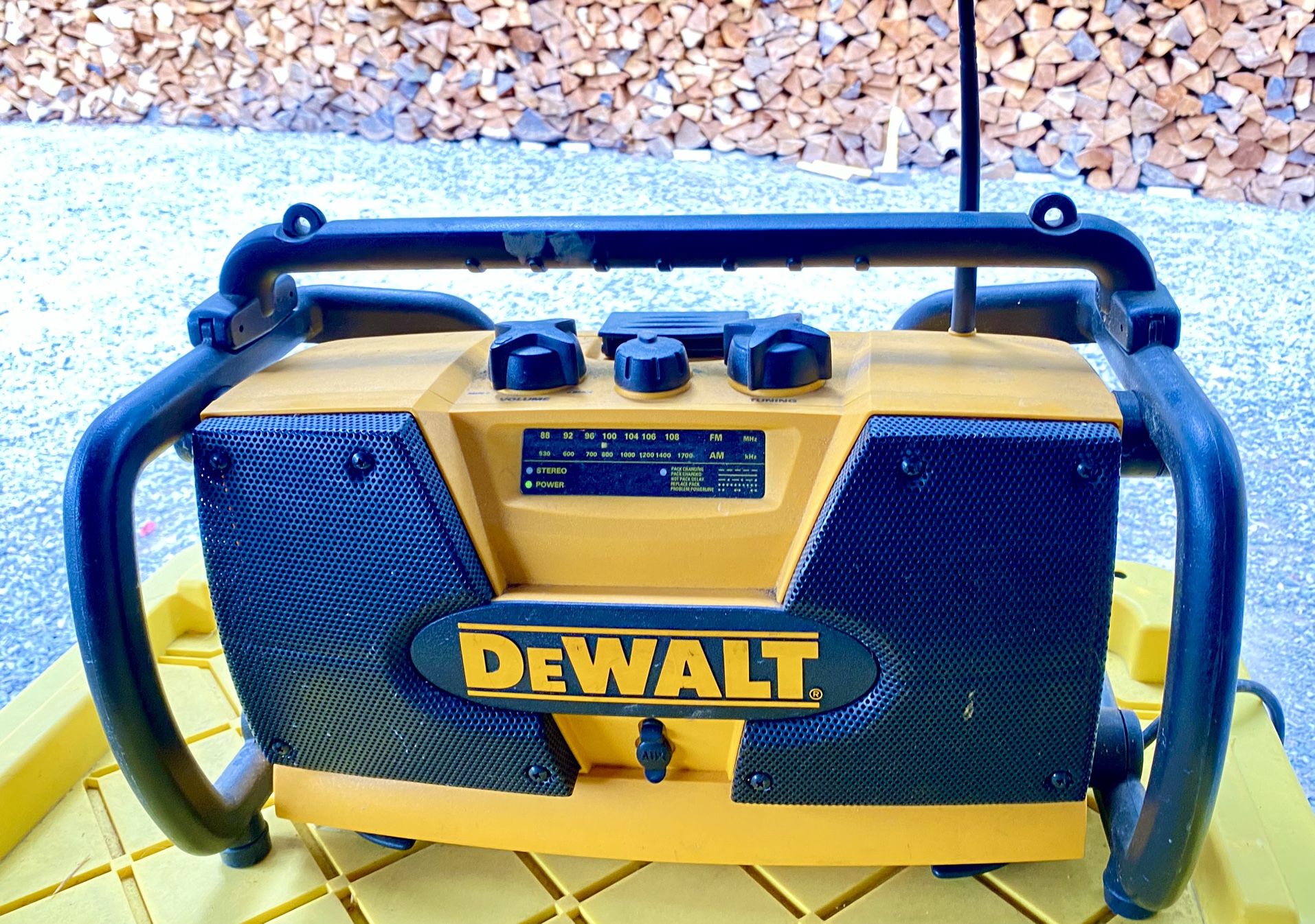 DeWALT Radio