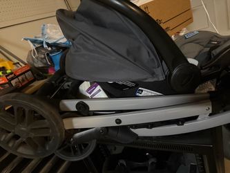 Graco, car seat and stroller with bassinet