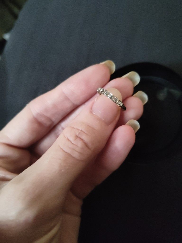 18 K Antique Engraved Ring So Unique! Around A Size 4 Or 41/2