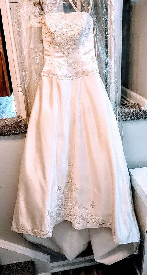Ivory Wedding Dress 