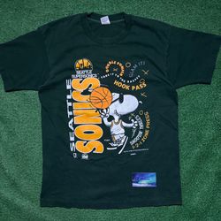 Vintage Seattle SuperSonics Peanuts Snoopy Shirt Large