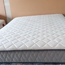 Queen Size Mattress (Colchon Queen Size)