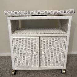 Vintage Cottage Wicker Rolling Rotating/swivel Tv Stand/sewing Cabinet