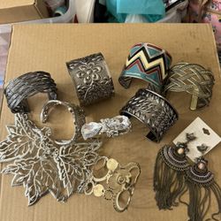 10 Piece Of Beautiful Woman Bracelets & Necklace & Earrings / Everything Is Brand New/ Take All For $40