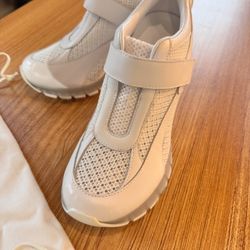 Sneex Size 9 White High Heel Sneakers