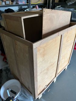 Large wood crate, pls read discription