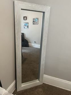 BODY MIRROR