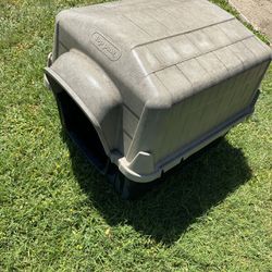 Top Paw® Dog House (Used- In Good Condition)