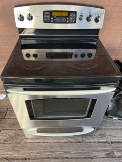 G.E  Glass Top Stove