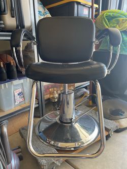 Black Hydraulic Barber Chair