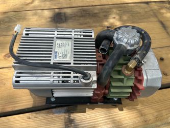 Becker VT4 16/0 86 Rotary Vane Vacuum Pump 200/200 mbar, Made in Germany 2020