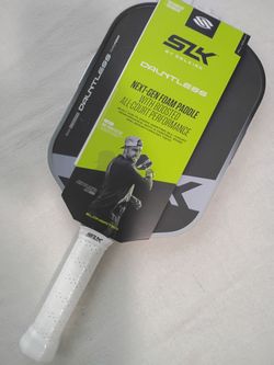 Selkirk Dauntless pickleball paddle
