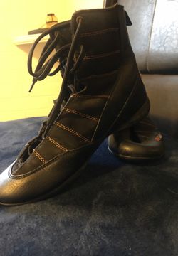 Boxing shoes