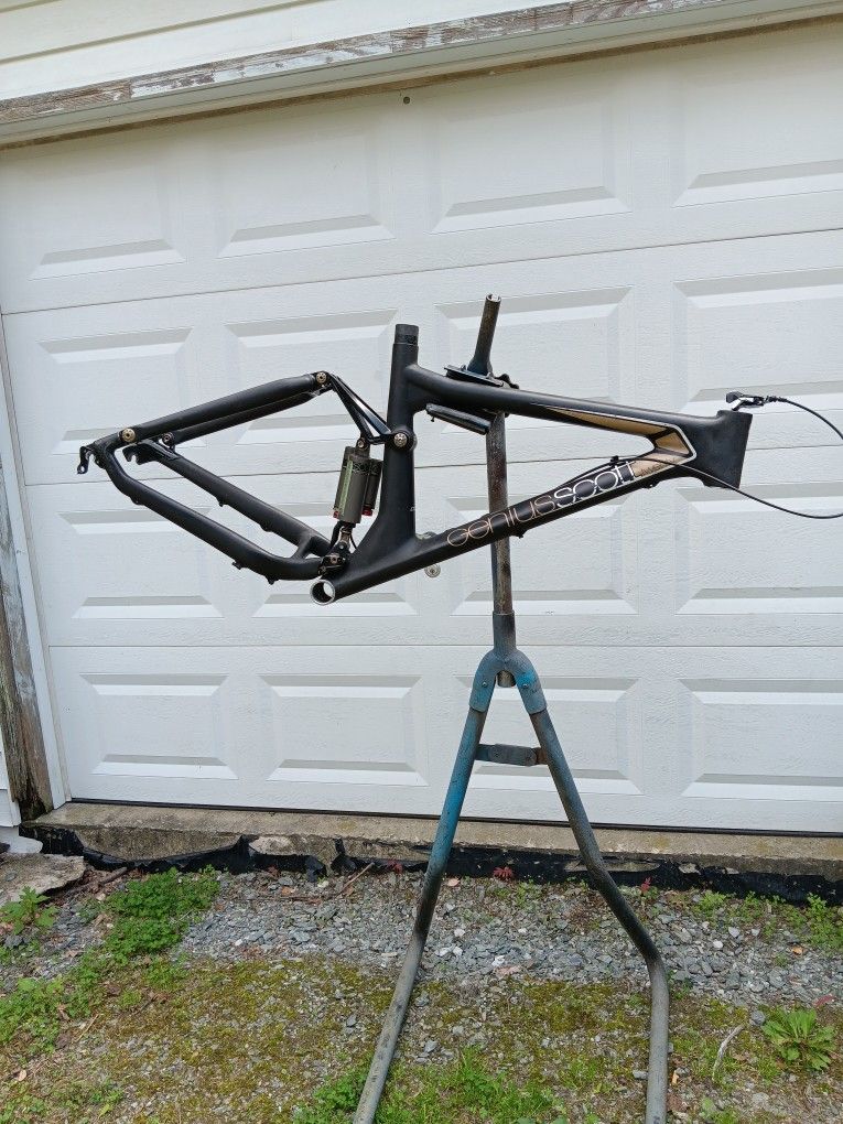 Scott Genius Twenty Frame Equalizer 2 Shock