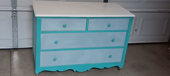 Dresser