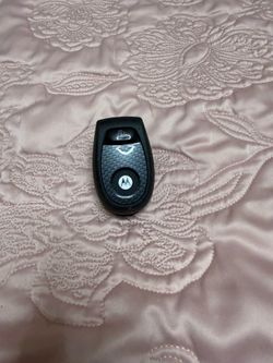 Motorola T305 Black Bluetooth Wireless Hands-Free Portable Car Speakerphone