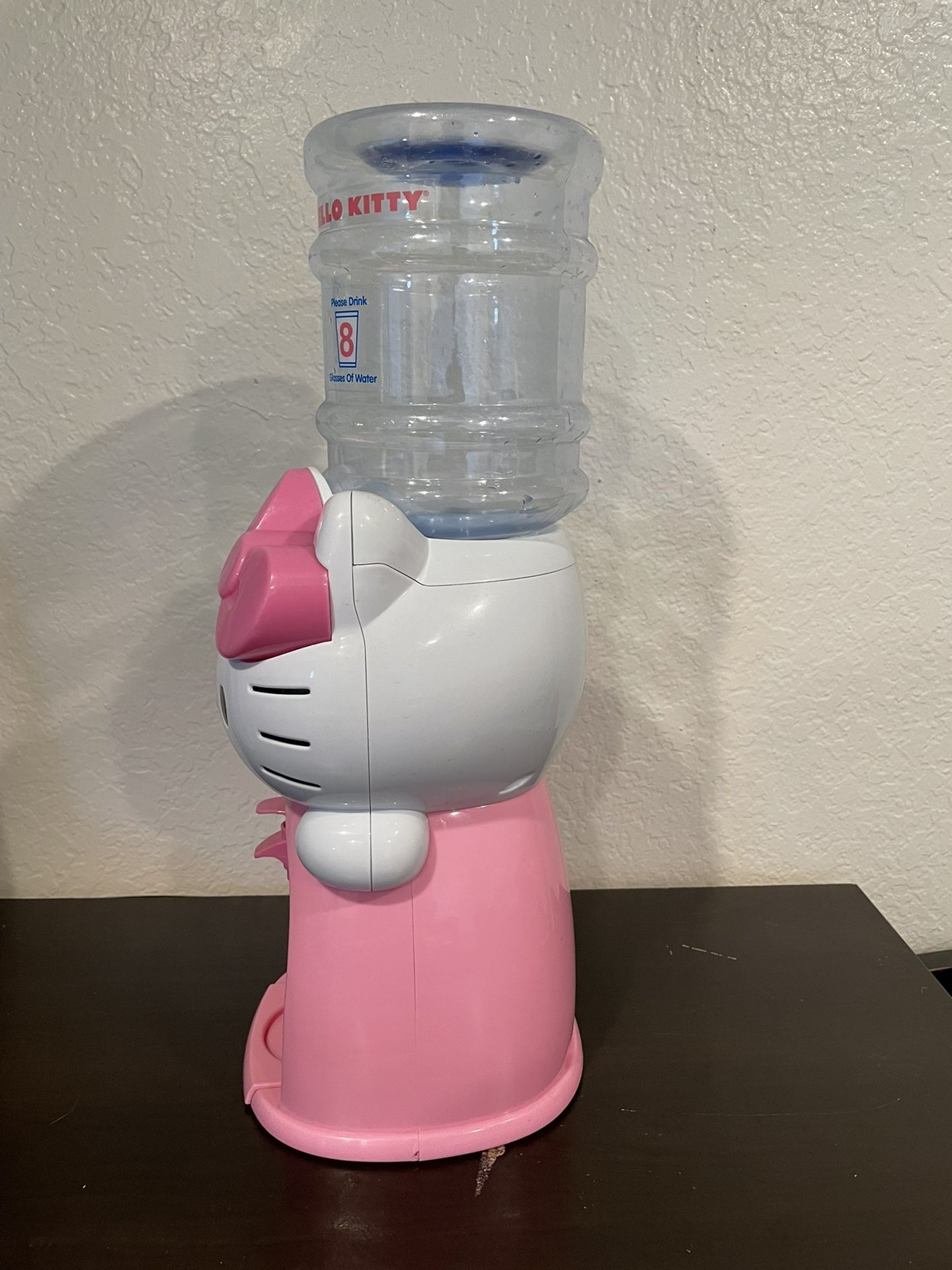 Hello Kitty Cafe Thermos Water Bottle 18oz Sanrio for Sale in Elk Grove, CA  - OfferUp