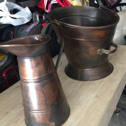 Antique garden pots in great condition pickup only ..,,,both for $40 pickup only