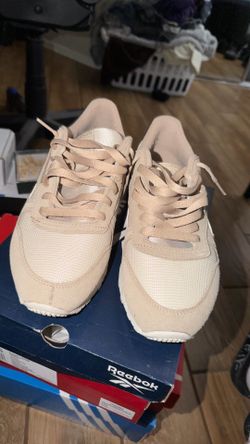 Reebok size 8 will take whatever