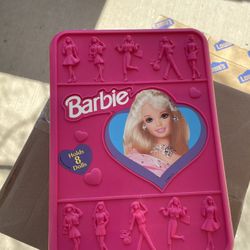 Vintage Rolling Barbie Trunk . Holds 8- Barbies. 1998