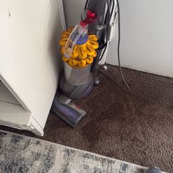 Dyson Vacuum 