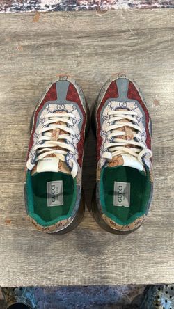 Men sneakers size 10.5