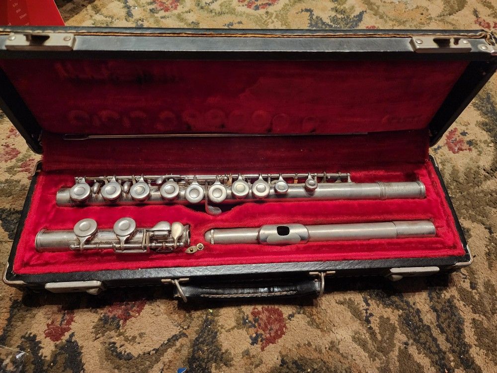 Carl Fischer Flute With Hard Case