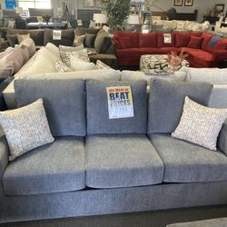 Gorgeous Sofa Sleeper 😍💙