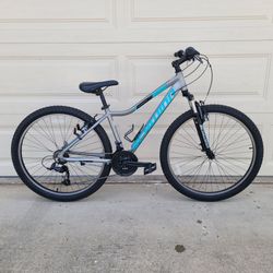 SHWINN STANDPOINT mountain bike. 27.5 tires. 16 ALUMINUM frame. 21 speed. Everything works.