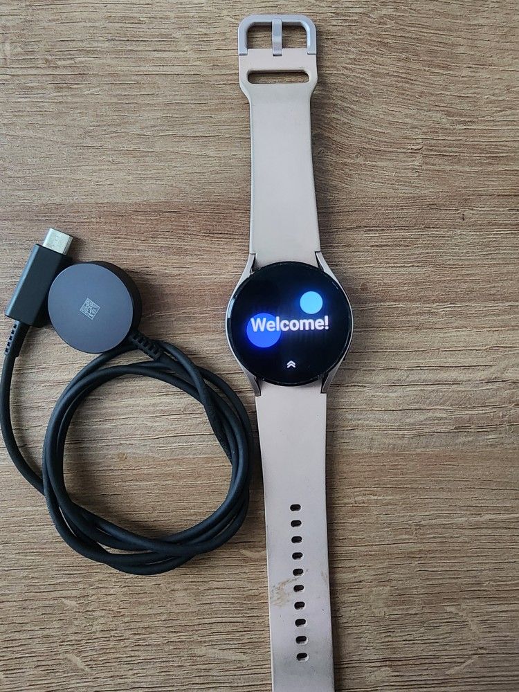 SAMSUNG Galaxy Watch 4 40mm Smartwatch