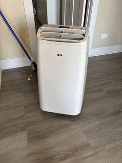 Lg portable air conditioner, white with remote included