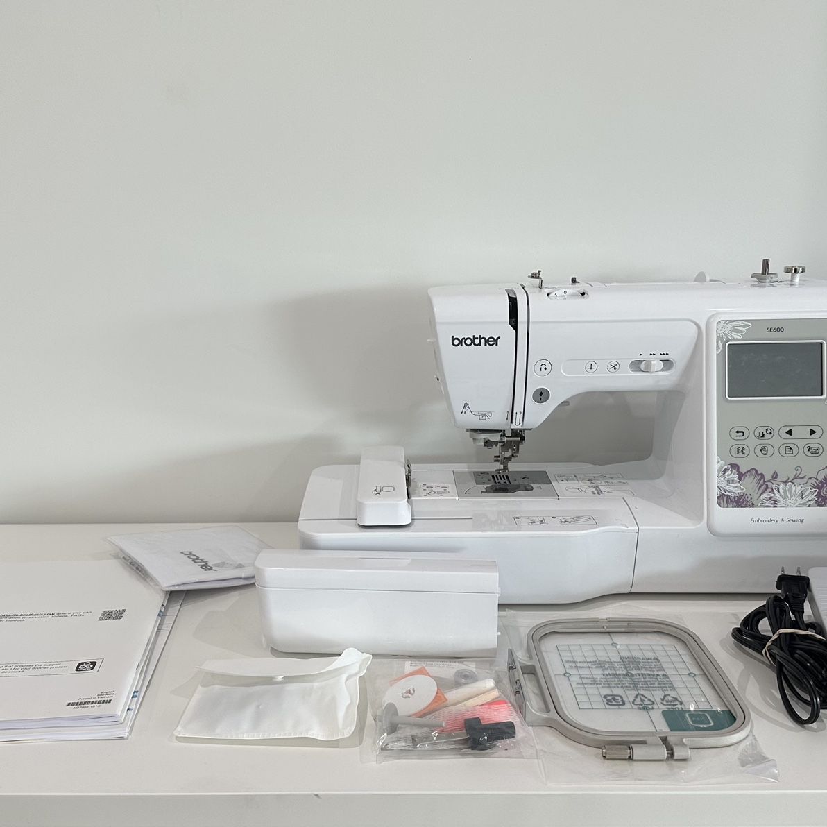 BROTHER SE600 Embroidery-Seeing Machine Combo for Sale in Dallas