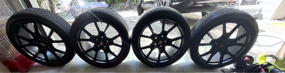 OEM 21in Porsche Taycan Spyder wheels w/Continental Tires