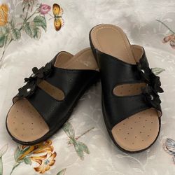 Wells Comfort Soft Sole Slide Sandals Sz 6.5