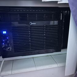 Air conditioner, unit two of them