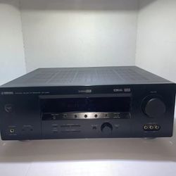 Yamaha natural sound av receiver HTR-5840 with original remote and cords
