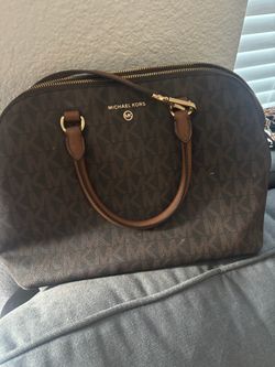 Michael Kors Veronica large Saffiano Leather Crossbody Bag (Brown/Acorn)