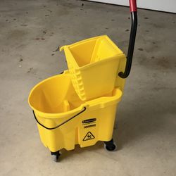 Rubbermaid Wavebrake Mop Bucket 