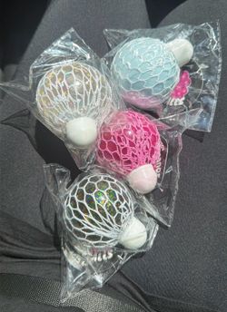 SQUISHY MESH BALLS