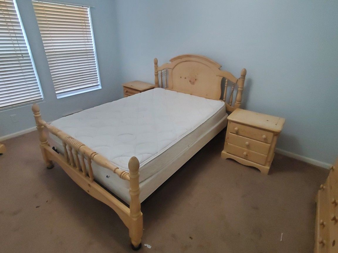 Bedroom Furniture Set