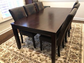 Kitchen table with 6 chairs